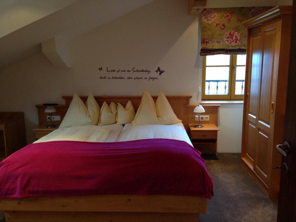 Hotel Haus Hirschpoint Faistenau Zimmer foto